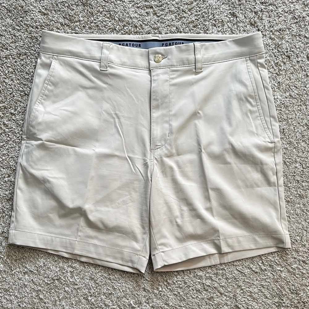 PGA Tour Men's Cream Golf Shorts, size 32